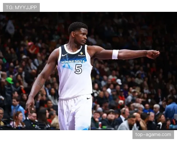 爱德华兹单打冲击篮下效率超上季拉开球队得分负担